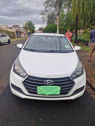 HYUNDAI HB20 1.0 COMFORT PLUS 12V FLEX 4P MANUAL HYUNDAI HB20 1.0 COMFORT PLUS 12V FLEX 4P MANUAL